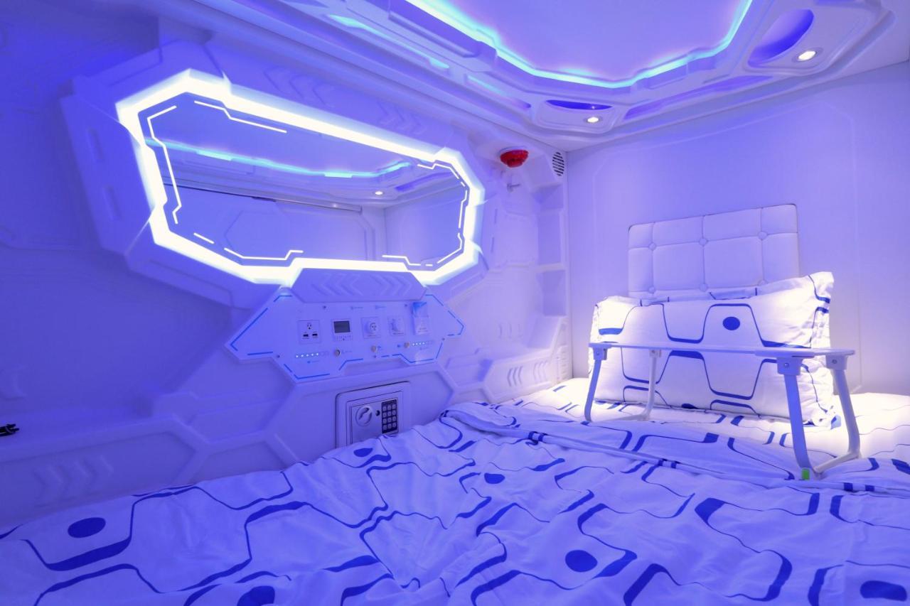 Jc Space Capsule Hotel Kuah Exterior foto